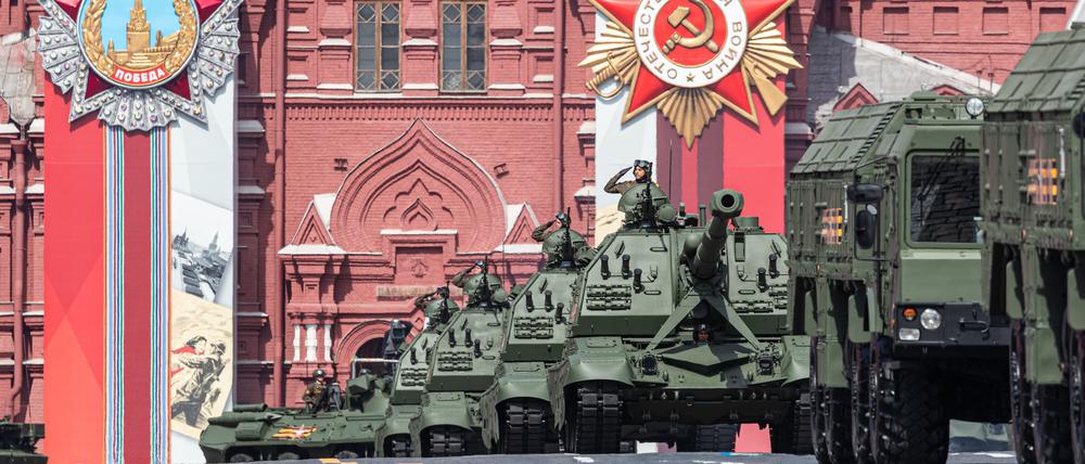 Anders als früher wird in Russland heute am 9. Mai weniger der Opfer des II. Weltkrieges gedacht, als vielmehr militärische Stärke demonstriert.