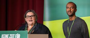 Susanne Mertens und Philmon Ghirmai, Landesvorsitzende von Bündnis 90/Die Grünen in Berlin, auf der Landesdelegiertenkonferenz ihrer Partei.