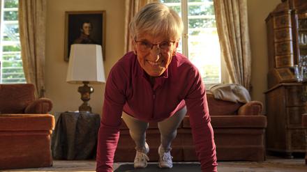 Erika Rischo ist 82 Jahre alt und macht etwa 25 Stunden pro Woche Sport.