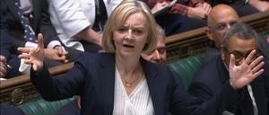 Liz Truss, Premierministerin von Großbritannien, spricht im britischen Unterhaus bei der wöchentlichen Fragestunde «Prime Minister’s Questions» 