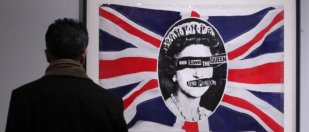 Das Sex-Pistols-Cover von „God save the Queen“ als Teil eines Kunstwerks