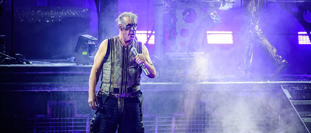 Die Band Rammstein und ihr Frontmann Till Lindemann stehen seit Tagen in der Kritik.