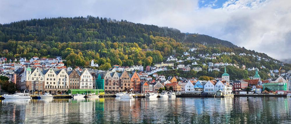 Niederschlag muss man lieb gewinnen. Dann gelingen beglückende Entdeckungen in Norwegens Hafenstadt: zwischen Kopfstein, Katzen und Komfortmusik. 