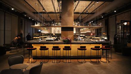 Die Bar des Hotels soll als Begegnungsstätte zwischen Einheimischen und internationalen Unternehmern dienen.