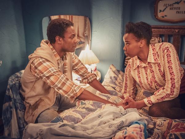 Kämpfen um Anerkennung: Roscoe (Omari Douglas) und Solly (Shaniqua Okwok) in „It’s A Sin“.