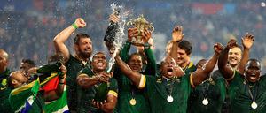Wie schon vor vier Jahren gewinnen die südafrikanischen Spieler den WM-Pokal.