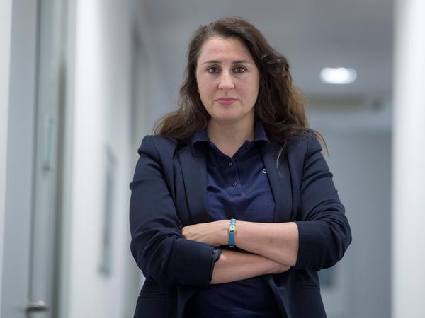 Rechtsanwältin Seda Basay-Yildiz erhielt die erste mit „NSU 2.0“ unterzeichnete Morddrohung. Sie war Nebenklageanwältin im NSU-Prozess. 