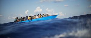 Auf dem Mittelmeer sterben jedes Jahr viele Menschen auf der Flucht.