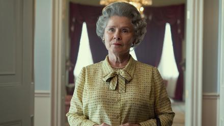 Not amused: Queen Elizabeth II. (Imelda Staunton) in Staffel fünf von „The Crown“.