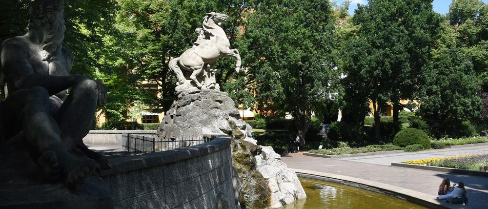 Emil Cauer der Jüngere entwarf den Brunnen 1911.