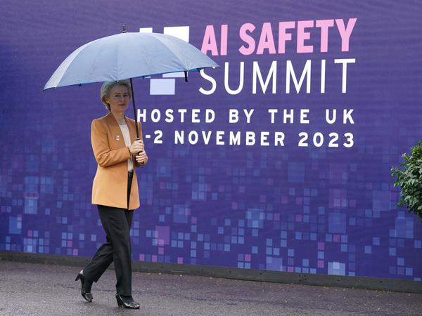 Präsidentin der Europäischen Kommission Ursula von der Leyen beim AI Safety Summit.