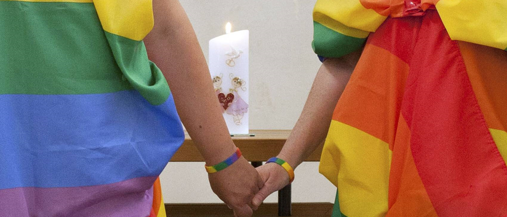 Mehr als 100 Menschen haben im Rahmen der „Out In Church“-Initiative öffentlich gemacht, queer zu sein.