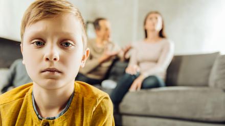 Kinder nehmen sich Spannungen im Elternhaus oft zu Herzen und verspüren Schuldgefühle.