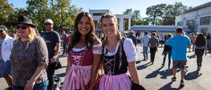 Dirndl up! So begehen Nachfahren deutscher Einwanderer das Wurstfest in Texas.