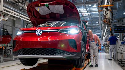 In Zwickau arbeiten zurzeit knapp 11.000 Beschäftigte für VW. Das Werk in Sachsen ist Volkswagens einzige reine Elektroautofabrik.