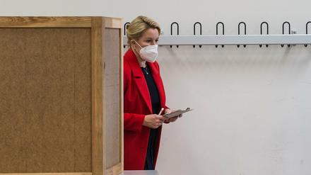 Berlins Regierender Bürgermeisterin Franziska Giffey (SPD) droht im Fall einer Wahlwiederholung das politische Aus. 