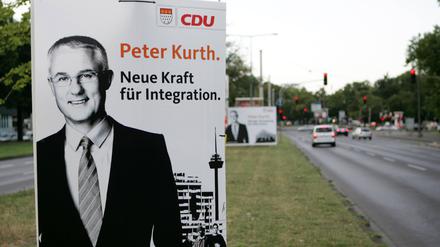 Wahlplakate von Bürgermeisterkandidat Peter Kurth (Deutschland/CDU) zu den Kommunalwahlen in Köln. 