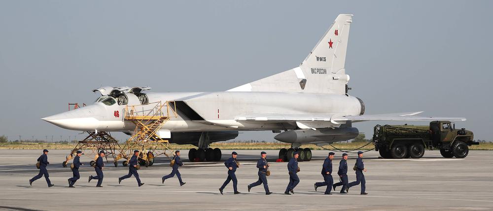 Einem russischen Luftfahrtforum zufolge ist der Militärflugplatz Soltsy-2 die Heimatbasis des 840. Schweren Bomberfliegerregiments, das Überschallbomber vom Typ Tupolew Tu-22M3 fliegt (Symbolbild).