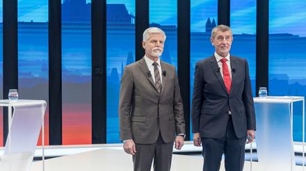 January 25, 2023, Prague, Czech Republic: Candidate for presidency and former military general Petr Pavel (L) and former Czech prime minister Andrej Babis (R) pose for a photo before the tv debate ahead of the presidential elections in Prague. The second round of presidential elections in the Czech Republic will be held on the 27th and 28th of January, 2023. Former military general Petr Pavel will face the former Czech prime minister and billionaire Andrej Babis. (Credit Image: © Tomas Tkacik/SOPA Images via ZUMA Press Wire) / action press