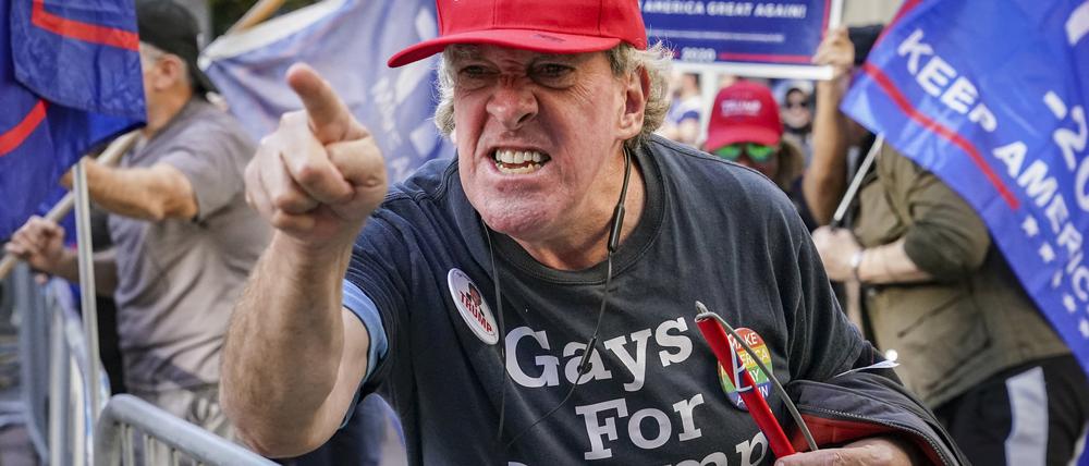 Gespaltene Gesellschaft. Ein wütender Trump-Anhänger in Philadelphia während der Präsidentschaftswahl, am 7. November 2020. 