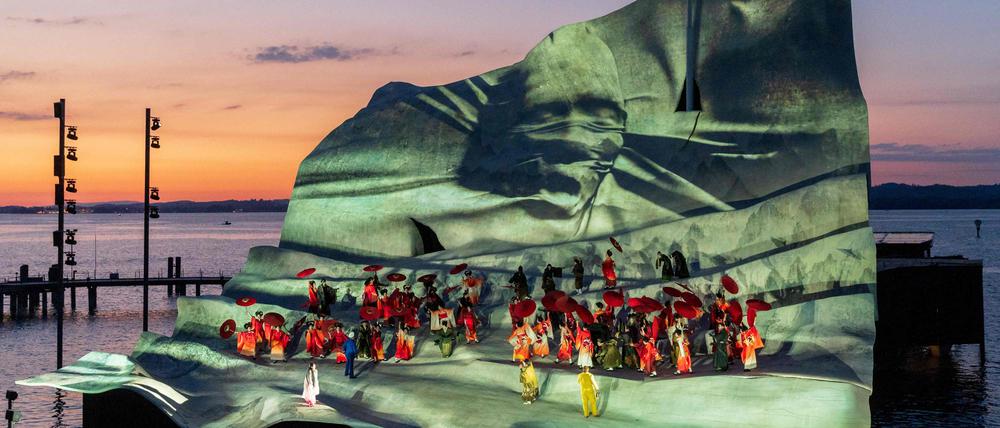 Knalleffekt. Puccinis "Madame Butterfly" auf der Bregenzer Seebühne.  