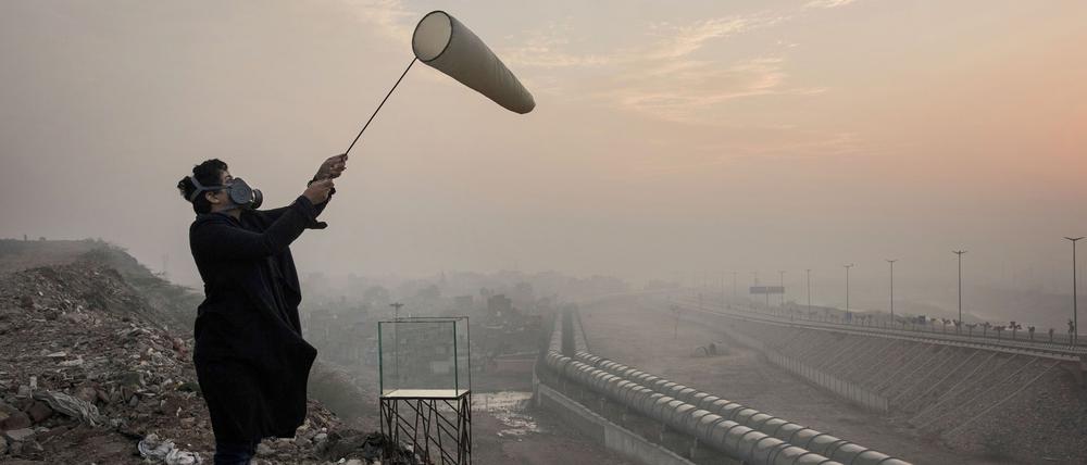 Vibha Galhotras Fotoinstallation „Breath by Breath“ (2016/17) thematisiert die Luftverschmutzung in Delhi.
I