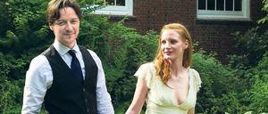 Das Hochzeitspaar El (Jessica Chastain) und Conor (James McAvoy).