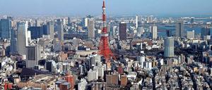 Richtete gerade die Olympischen Spiele aus: Das japanische Tokio, hier eine Ansicht mit dem 332,6 Meter hohen Tokyo Tower.