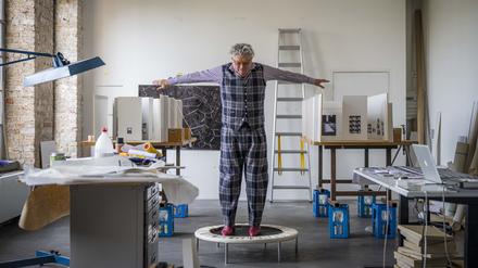 Schwung holen: Raimund Kummer in seinem Atelier.