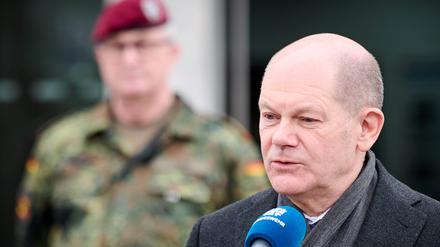 Bundeskanzler Olaf Scholz besucht das Einsatzführungskommando der Bundeswehr in Schwielowsee am 04.03.2022.