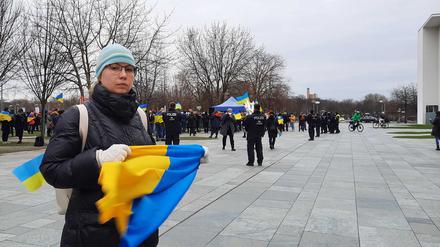 Anna Petrenko auf einer der ersten Berliner Demonstrationen gegen den russischen Angriff auf die Ukraine.