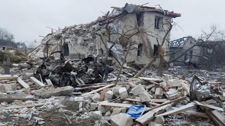 Nach einem russischen Angriff.  Ein zerstörtes Haus in einer Wohngegend in der Großstadt Schytomyr.