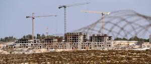Kritiker der israelischen Siedlungspolitik monieren, der Wohnungsbau mache einen eigenen Palästinenserstaat quasi unmöglich.