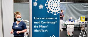 Hier nur Biontech. Dänemark stoppt die Impfungen mit dem Astrazeneca-Vakzin dauerhaft.