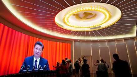 Xi Jinping ist auf Lebenszeit gewählt, doch wenn das wirtschaftliche Wachstum sinkt, droht ihm Druck aus dem Parteiapparat.