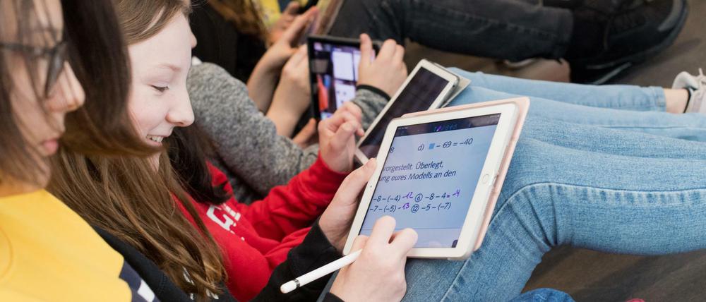 Bei der Digitalisierung hat Deutschland Nachholbedarf in vielen Bereichen – auch in der Schule.