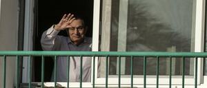 Hosni Mubarak kann zurück in sein Haus im Osten Kairos, das oberste Berufungsgericht sprach den Ex-Diktator frei. 
