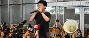 Im Juni saß Joshua Wong im Gefängnis – mal wieder. Dieses Bild entstand kurz nach seiner Freilassung in Hongkong. 