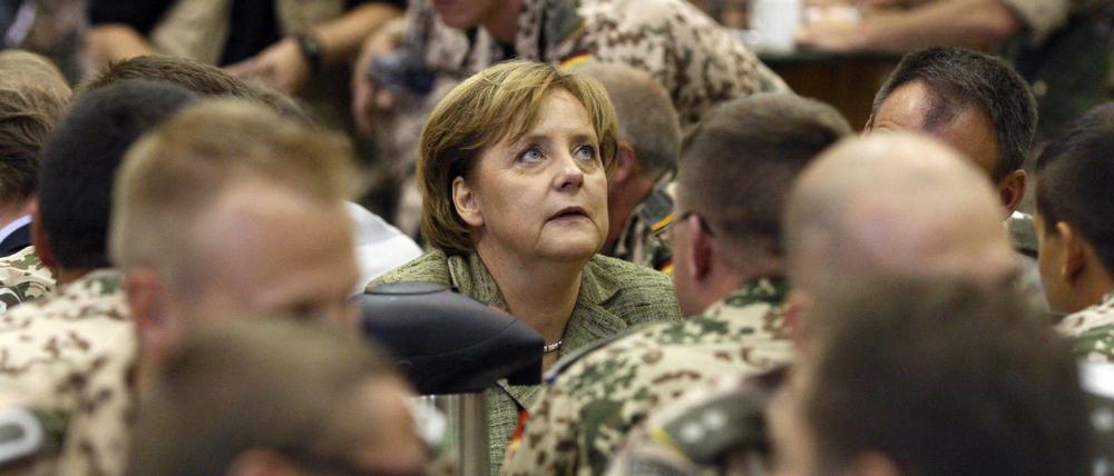 Bundeskanzlerin Angela Merkel 2007 in Afghanistan - der Einsatz hat ihre Kanzlerschaft begleitet. 