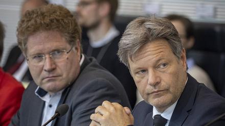 Bundeswirtschaftsminister Robert Habeck sucht einen Nachfolger für Patrick Graichen (links).