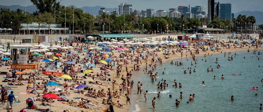 Magnet für Einheimische und Touristen: der Strand Nova Icaria in Barcelona