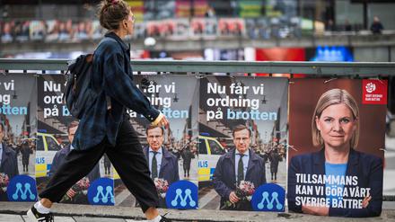 Wahlplakate mit dem Konterfei von Ulf Kristersson und Magdalena Andersson in Stockholm