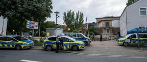 Die Polizei bewacht die Synagoge in Hagen.