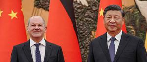 Kanzler Olaf Scholz mit Chinas Staats- und Parteichef Xi Jinping am 4. November in Peking.