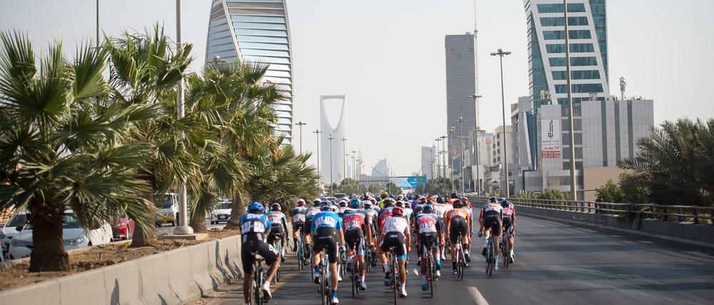 Bei der Saudi Tour der Radprofis erhoffen sich Machthaber viele schöne Bilder, damit noch mehr Touristen ins Land kommen.
