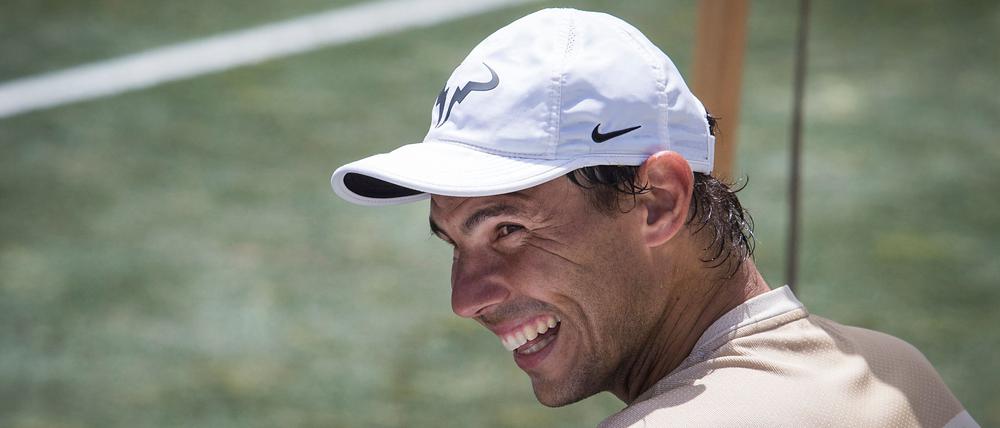 Inzwischen kann Rafael Nadal auf Mallorca auch auf Rasen trainieren. So wie er es zuletzt tat, um sich für Wimbledon in Form zu bringen.