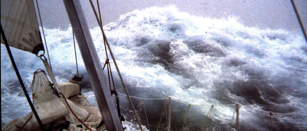 Das Boot von Pete Goss bei seiner Sturmfahrt 1996.