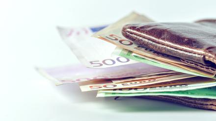 Mehr Geld im neuen Jahr: Steuererleichterungen und staatliche Hilfen bringen 1000 Euro oder mehr.