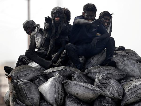 Gerade in den östlichen Provinzen Indiens hängen unzählige Jobs an der Kohleindustrie.