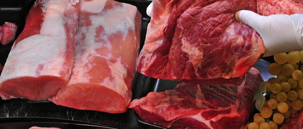 Wie viel Fleisch kostet, hängt auch davon ab, wie die Tiere gehalten wurden.
